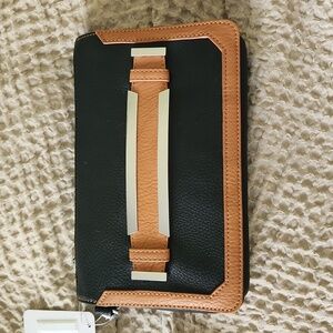 NWT Charming Charlie purse with wrist strap